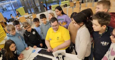 ZVB zeigt in den Grundschulen wie wichtig und effektiv das 10-Finger-Tastschreiben ist